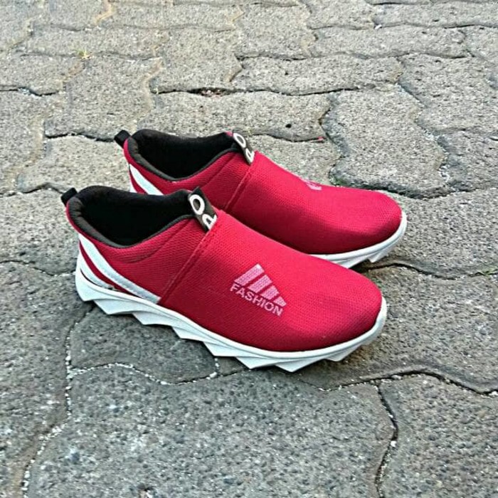 Sepatu Wanita Pria Sneaker Slip On Fashion Sekolah Jalan Polos Model Tanpa Tali Sol Gerigi