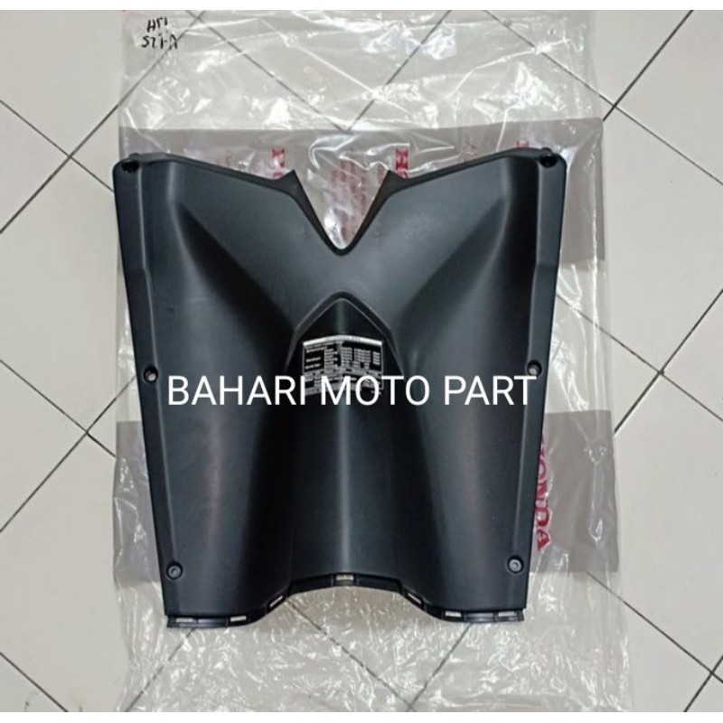 Dasbor tengah bagian bawah atau legsil kunci bawah atau cover pelindung kaki dalem Vario 125 old ori