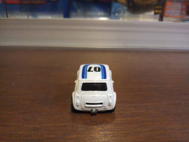 Hot Wheels Mini Cooper - Morris Mini - White Tampo 07 Loose