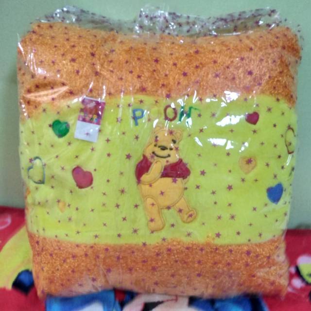 Boneka Pooh bantal