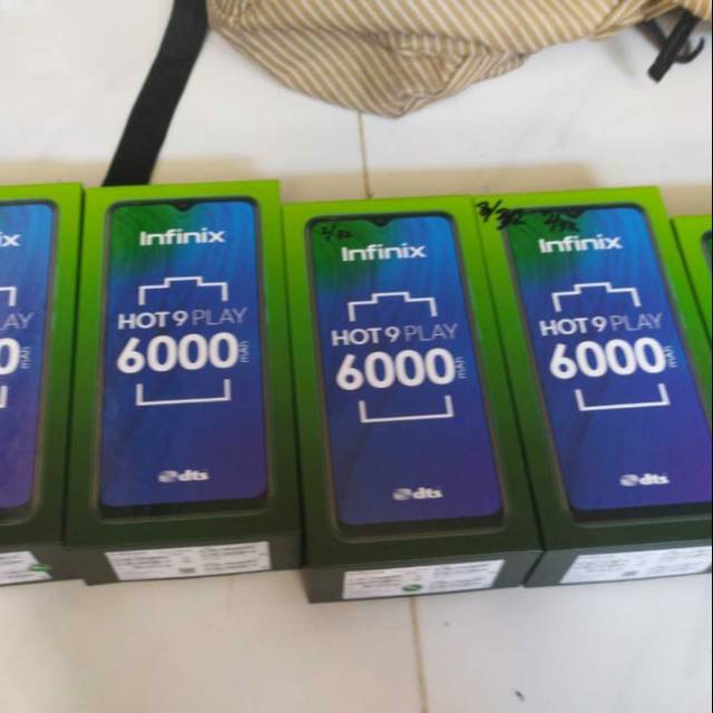 Infinix hot 9 play 2/32