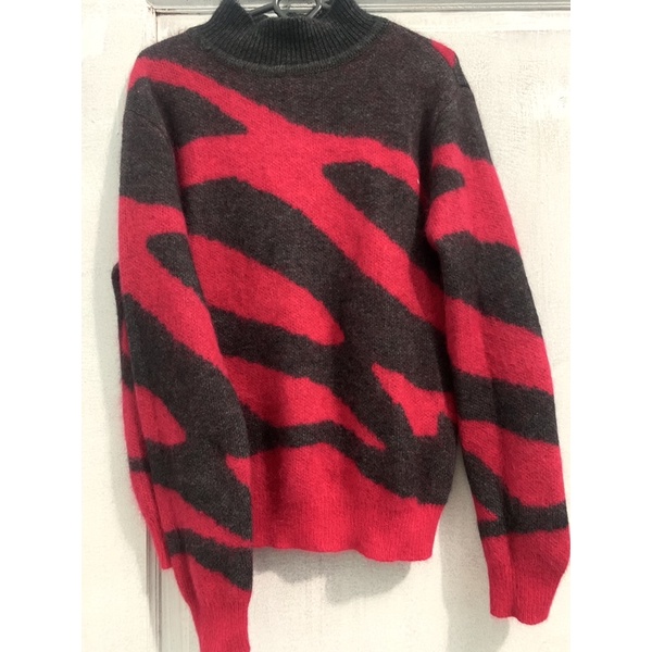 Preloved/thrift sweater fuzzy knit bulu korean style