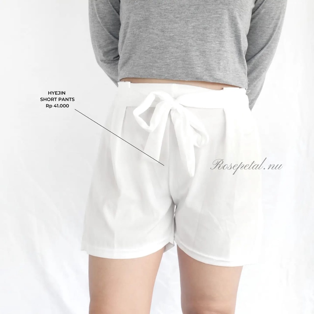 HYEJIN SHORT PANTS / shortpants / short pants / celana pendek / celana pendek wanita / celana wanita / celana pendek pita / basic pants / Celana pendek korea