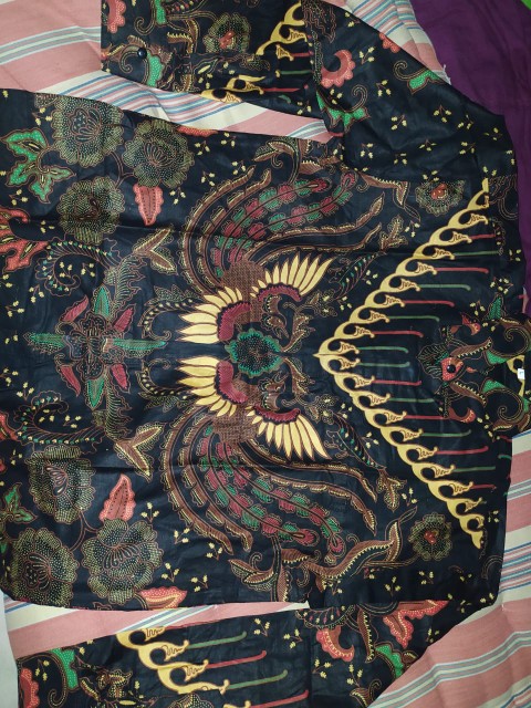 Kemeja Batik Cowok Batik Pria Modern Lengan Panjang Motif Cakra Kuning