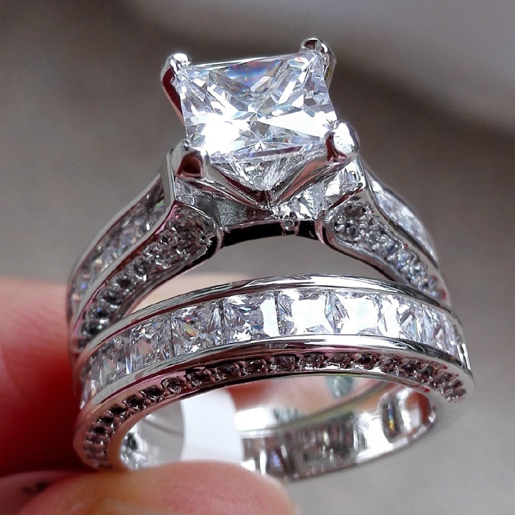 SEUSUK  2-in-1 Womens Vintage White Sapphire Diamond Engagement Wedding Ring Set
