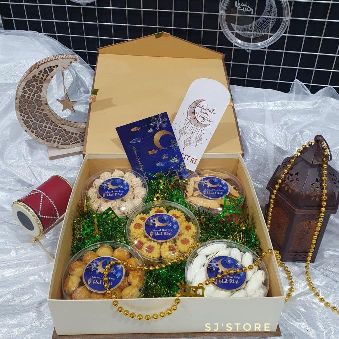 

BOX HAMPERS LEBARAN IDUL FITRI KUE KERING TOPLES 11 SCS543D3