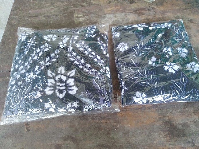 Batik Couple Keluarga • Batik Couple Keluarga Sania Ruffle Ori Ndoro Jowi Manuk Tarung Putih