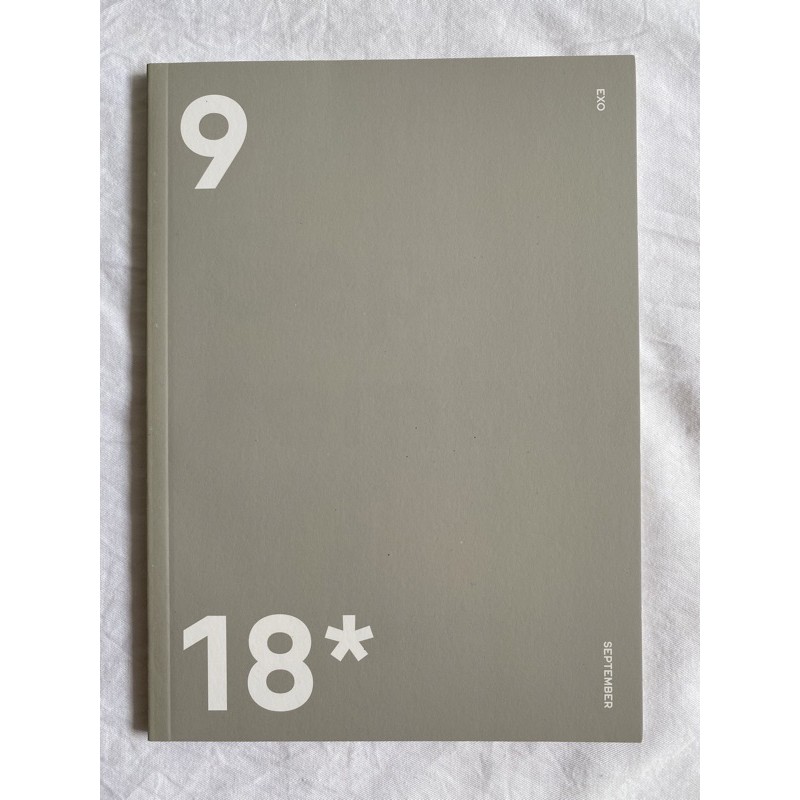 SHARING SEASON GREETING EXO 2018 PHOTOBOOK SEHUN