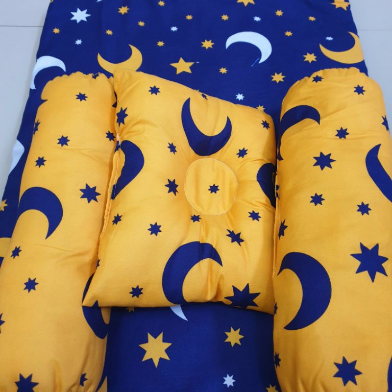 1 Set Kasur Bayi CARACTER (1 Kasur +1 Bantal +2 Guling) Tempat Tidur Bayi / Matras Lipat Bayi