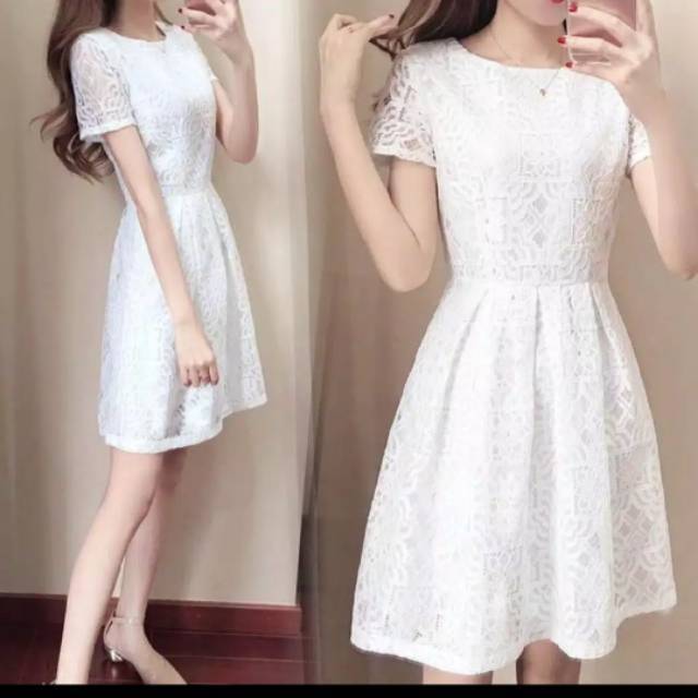 dress putih simple