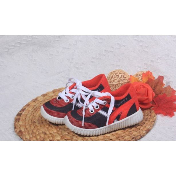 sepatu sneakers anak