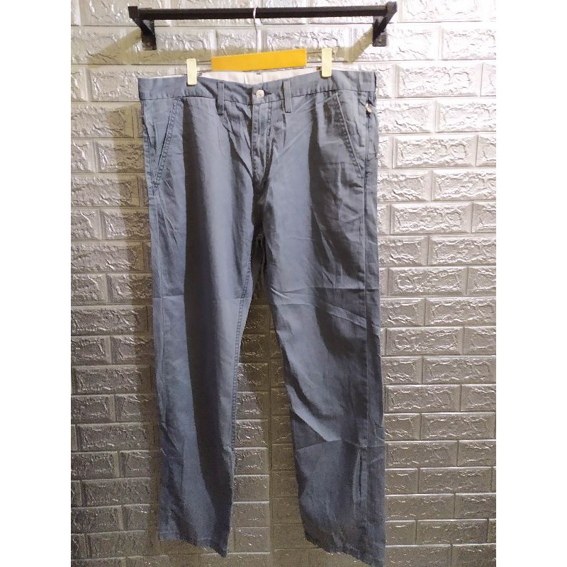 Celana chino levis 505 size 38 second