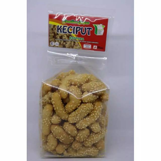 

Kue keciput khas Banyuwangi