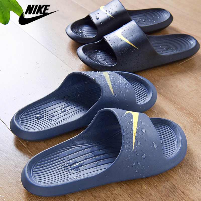 Sendal NIKE Pria Sandal Slide Kamar Mandi Hotel  Empuk Karet Anti Slip Sandal Slop Pria Sandal Rumah Size 40-44 Hitam Biru Hijau Putih