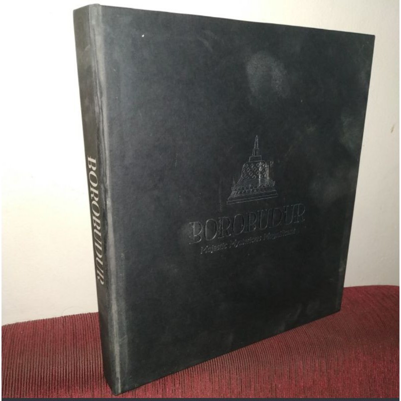 Buku Borobudur Majestic Mysterious Magnificent