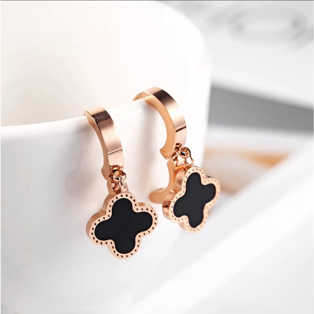 Anting Jepit Titanium Aksen Bunga Semanggi Tersedia Warna Rose Gold, Gold dan Silver