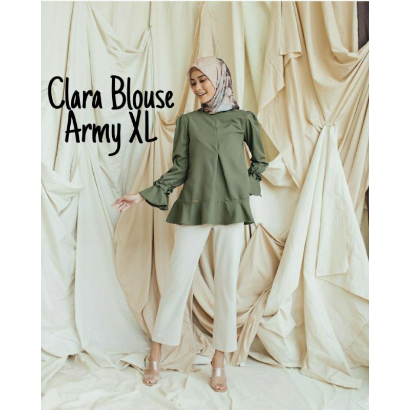 CLARA BLOUSE WEARING KLAMBY