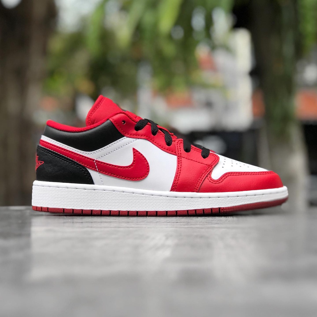 Air Jordan 1 Low Bulls
