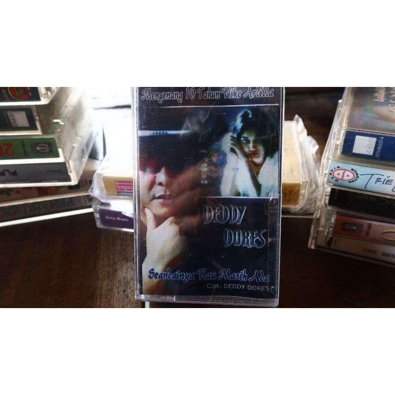 kaset deddy dores 10 tahun mengenang nike ardilla segel