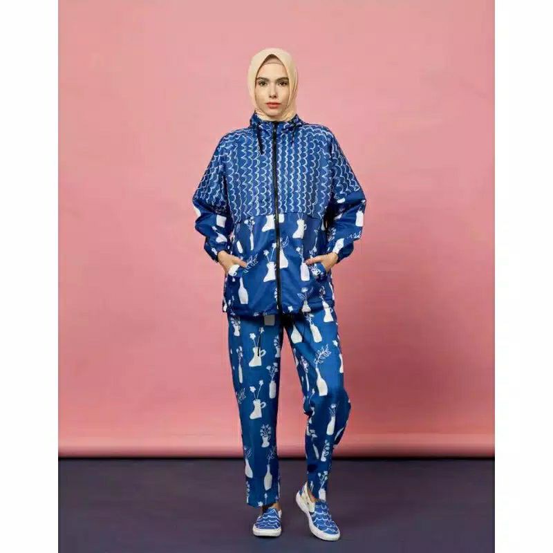 Naora blue jacket by nadjani