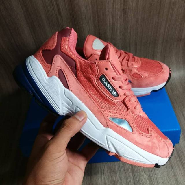 ADIDAS FALCON