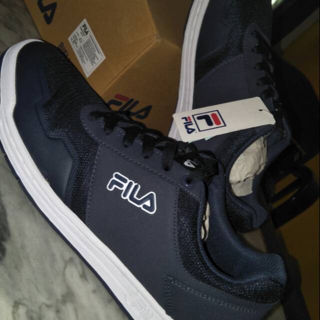 Sepatu FILA
