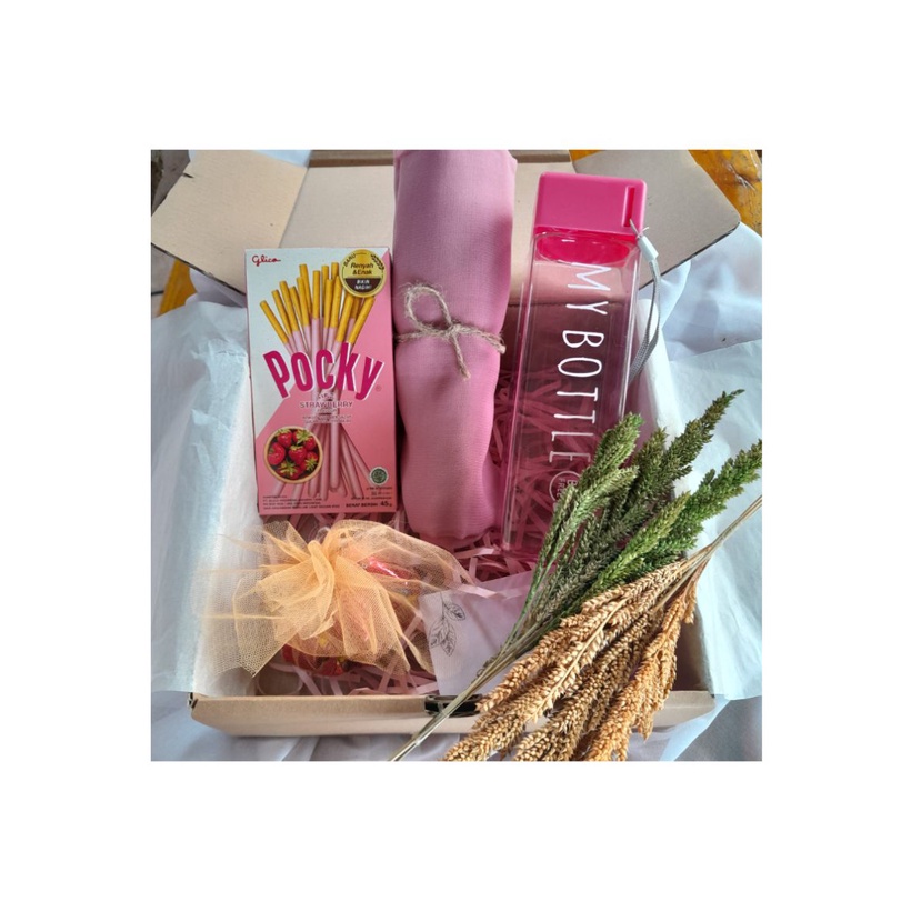 

HAMPERS KADO / HAMPERS ULANGTAHUN/ HAMPERS HADIAH/ HAMPERS WISUDA