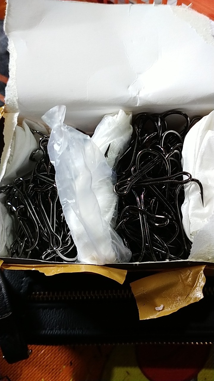 Double Hook No.1 Black Nikel