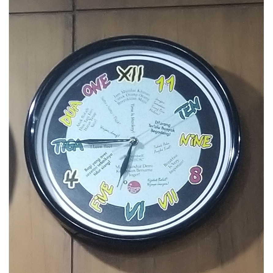 Jam Dinding Mundur Romawi Joger Bali