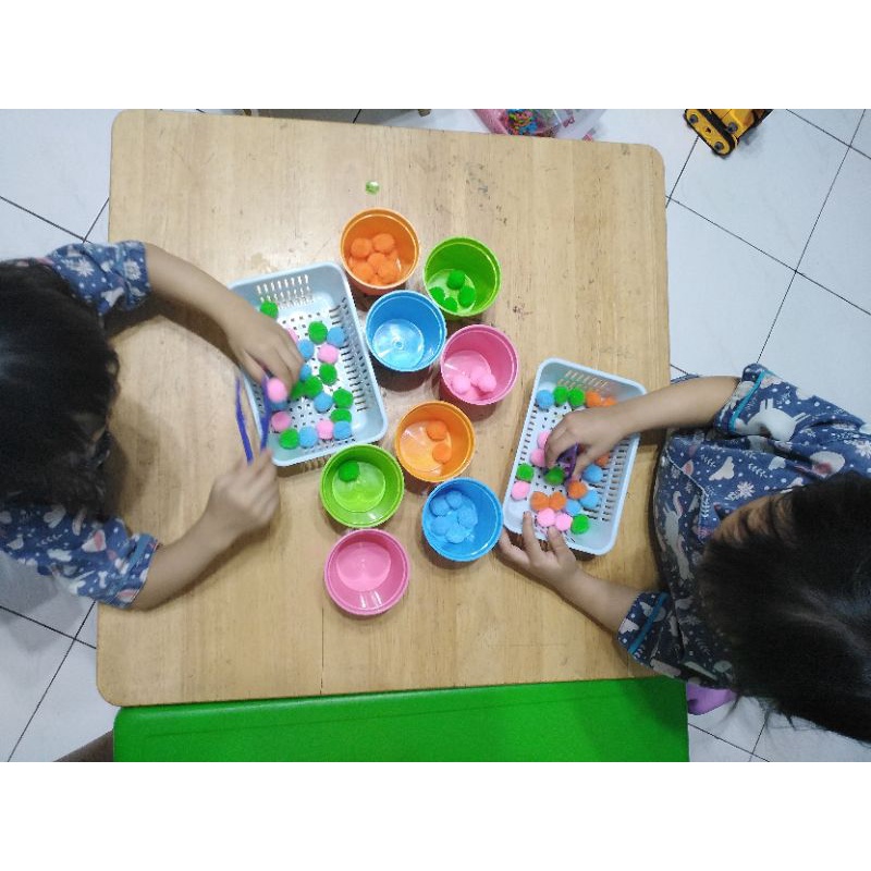 Mainan edukasi / montessori toys - sorting color pompom dan star