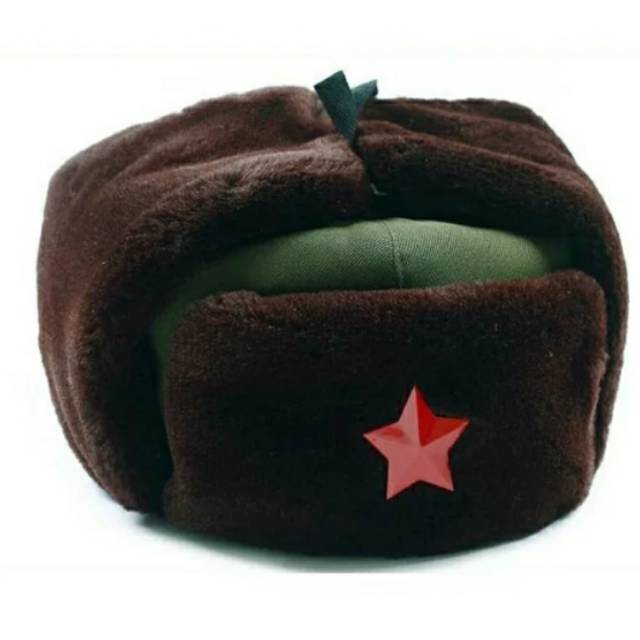 Topi Ushanka Militer dengan Bintang Merah