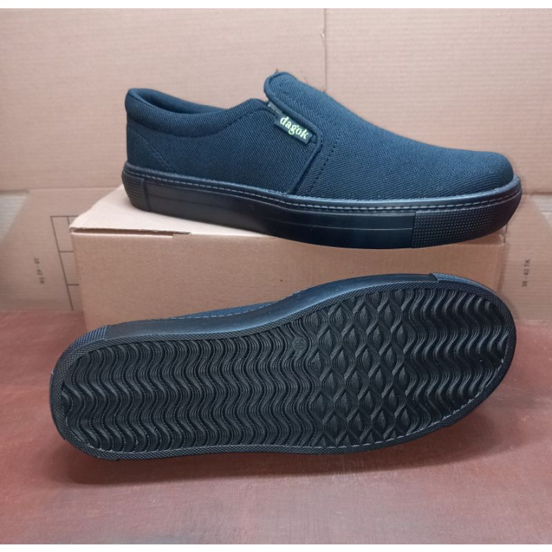 sepatu slip-on/ sepatu kasual/sepatu pria sepatu ket /sepatu sneaker tampa tali