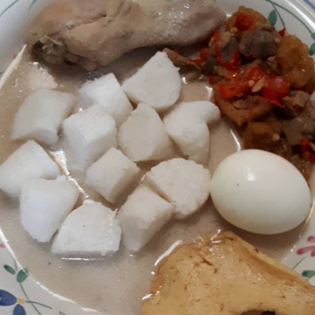 

Lontong Opor Sambal Goreng Ati Rambak Telor/ tidak