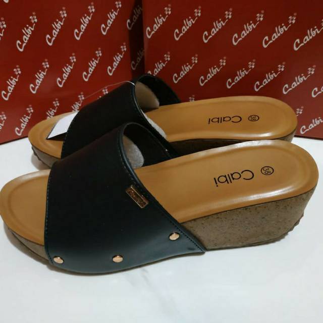 sz 36 40 wedges sandal  selop hitam  DJ 0216 merk Calbi  