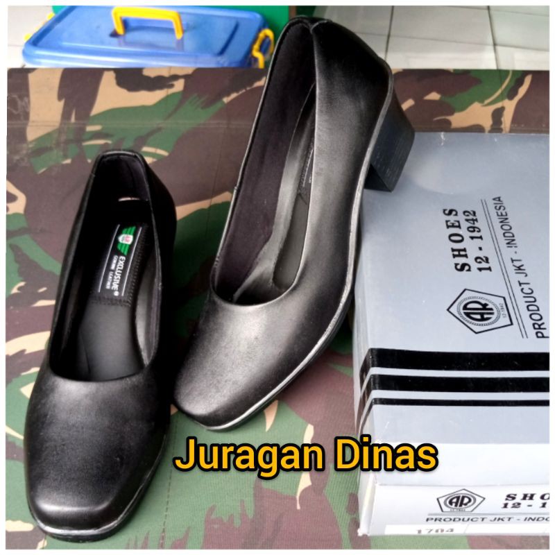 Sepatu PDH Wanita hitam dove merk AR Exclusive hak 5 cm