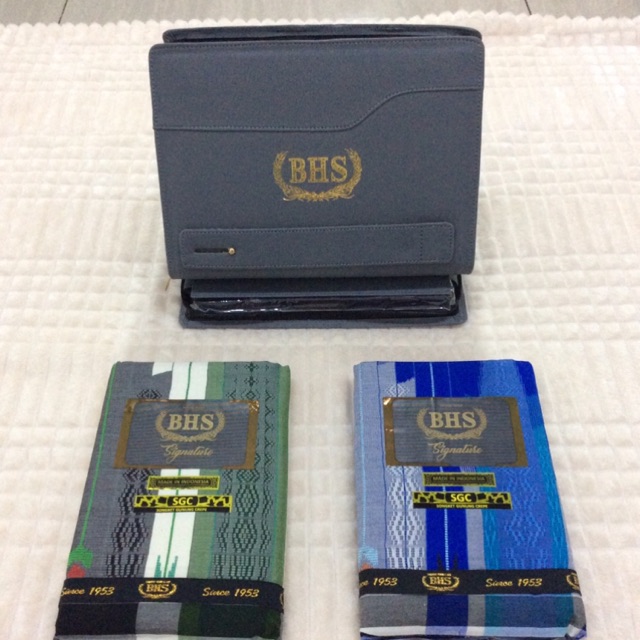 Sarung BHS Signature SGC