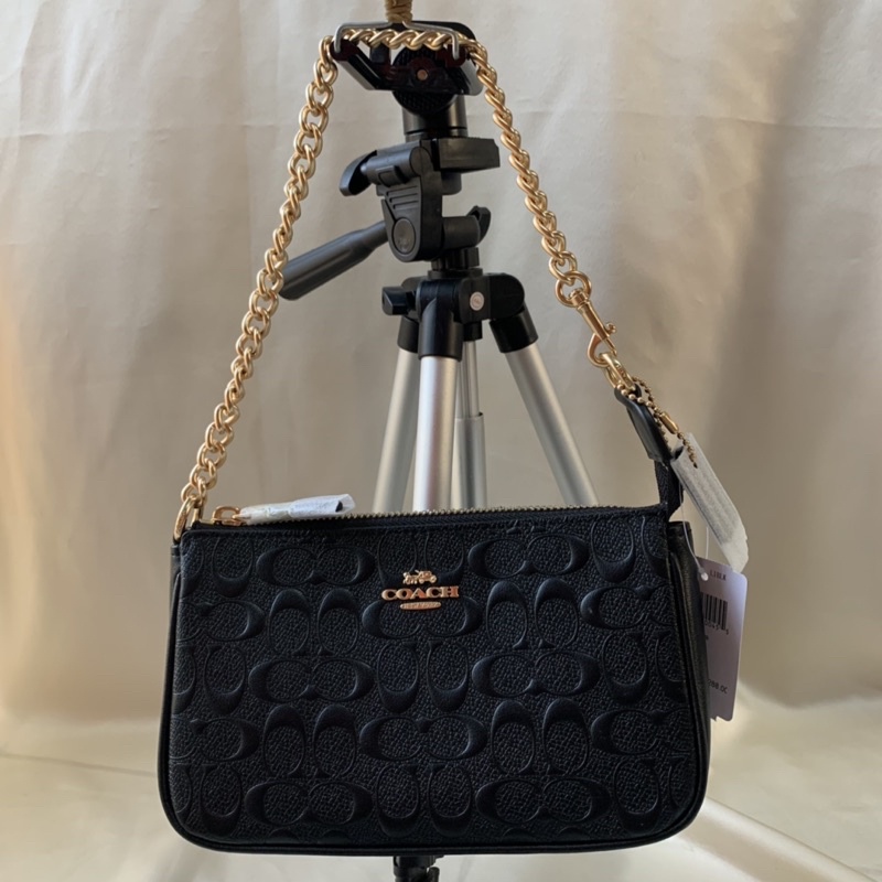 CH Large Wristlet 19 In Signature Leather (F67567)