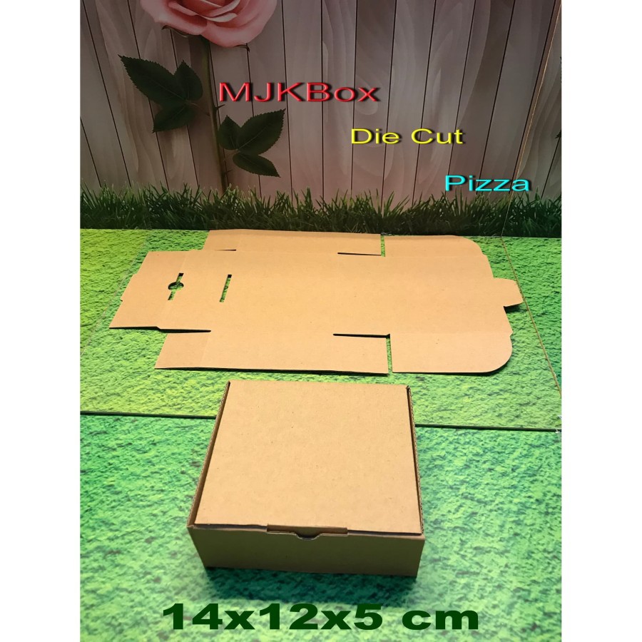 

kardus/karton/box. uk. 14x12x5 cm....model Die cut