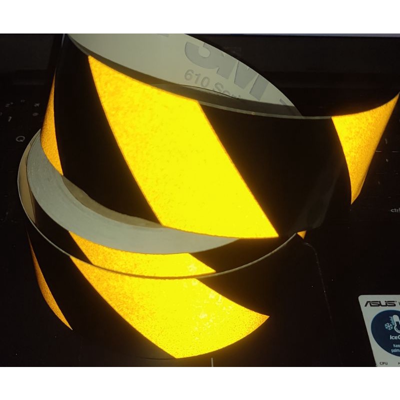 

Stiker 3M Refletive Warning Hazard Kuning/Hitam 5cm x 1Meter