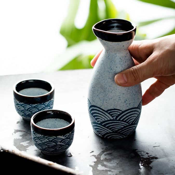 

TERUJI UCHII Premium NAMI Japanese Sake Set Stoneware Tokkuri Ochoko Gift Box