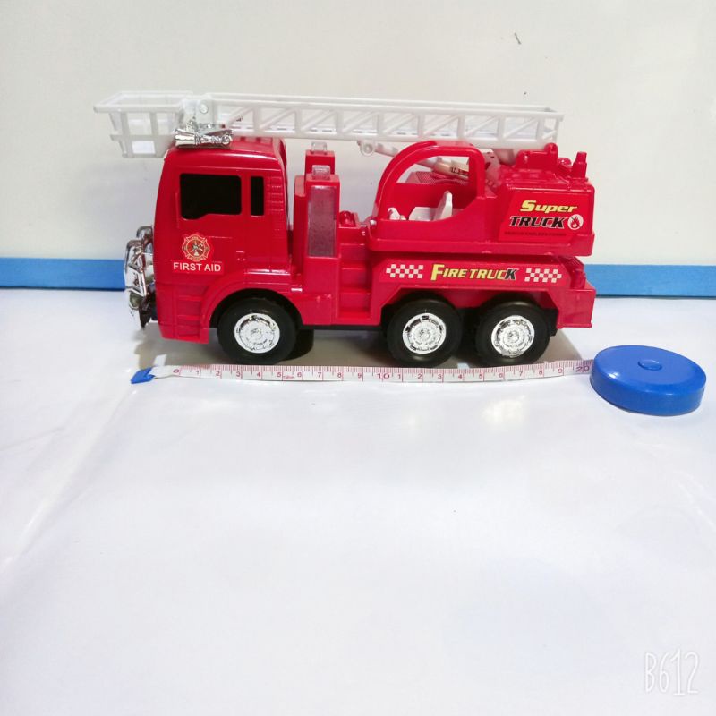 MAINAN TERBARU MOBIL PEMADAM KEBAKARAN / FIRE TRUCK BISA JALAN & BERSUARA SUPER KEREN