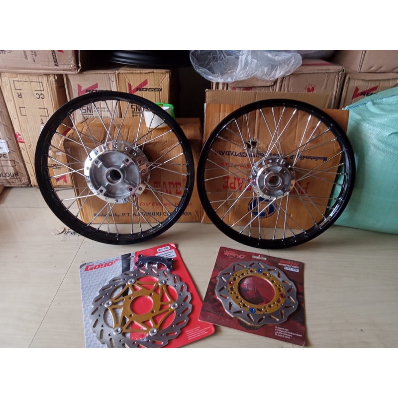 velg ninja r atau ninja rr ring v Rossi uk 140/140x17hitam glossy/mengkilap