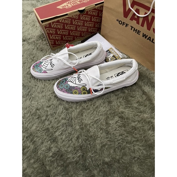 SEPATU SNEAKER SLIP ON WANITA KRIS GOTO BNIB WHITE KARAKTER BUNGA DT