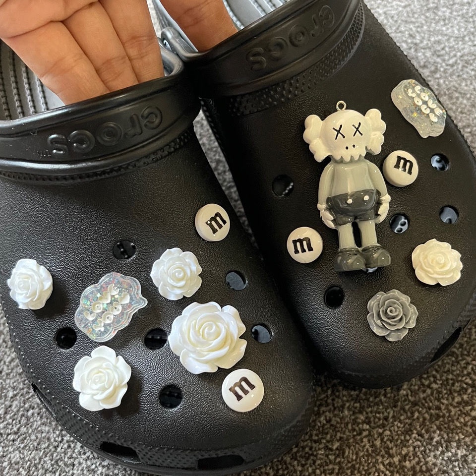 Set Aksesoris Charms Crocs Jibbitz DIY Untuk Dekorasi Sepatu