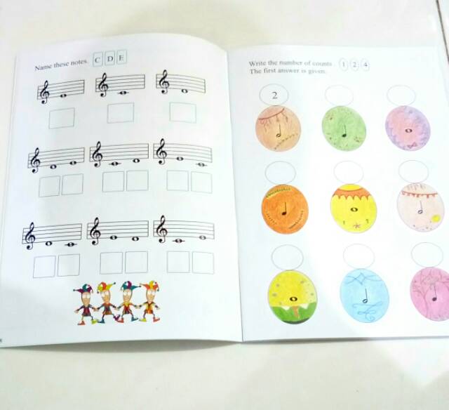 Introducing Music Theory to Beginners Level A atau Level B by Lee Ching Ching Buku musik import