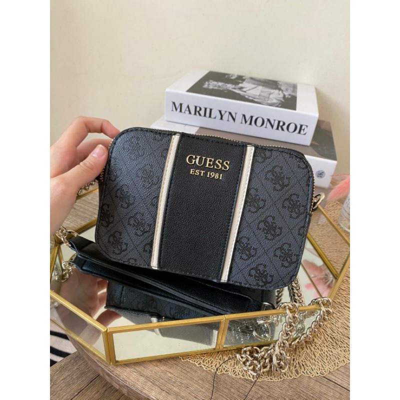 GUESSS cathleen crossbody bag