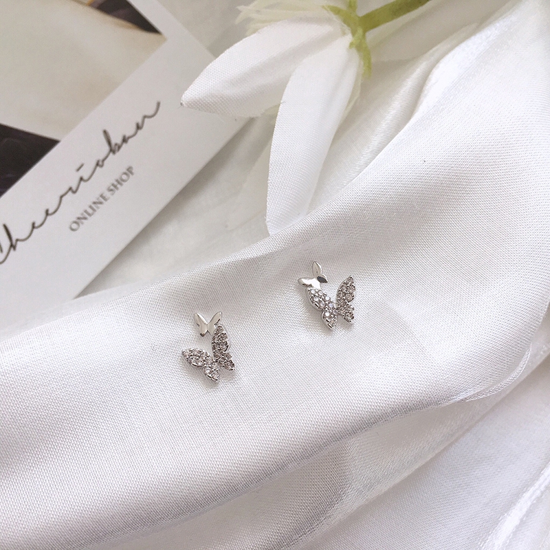 Anting Tusuk Bentuk Kupu-Kupu Warna Silver Untuk Wanita