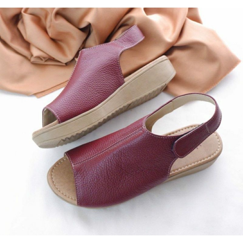 Sandal Kulit Wedges Wanita