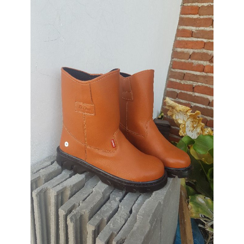 Termurah Sepatu Safety Pria Kerja Proyek Model Boots Safety Ujung Besi Safety Shoes King