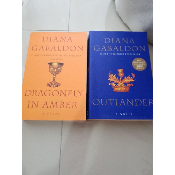 Buku Outlander dan Dragonfly in Amber Diana Gabaldon Book Paperback besar Mulus Ori Murah